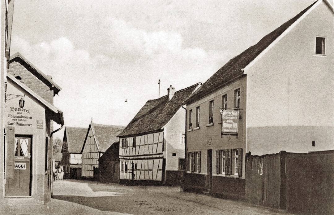Wirtshaus zum Schwanen und Bäckerei Karl Kämmerer um 1930