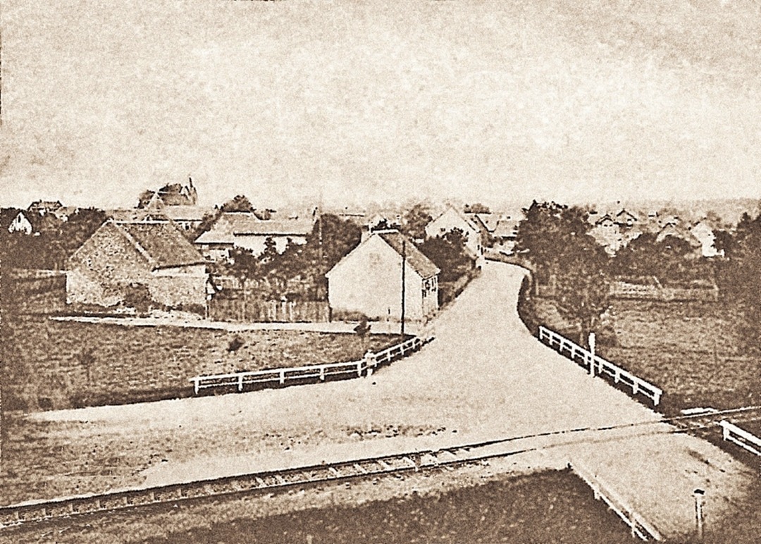 Obertshausen Bahnübergang um 1900