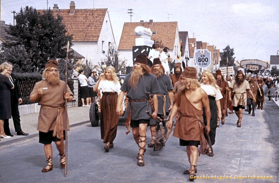 Festzug 1100 Jahre Obertshausen 1965, Fränkische Bevölkerung