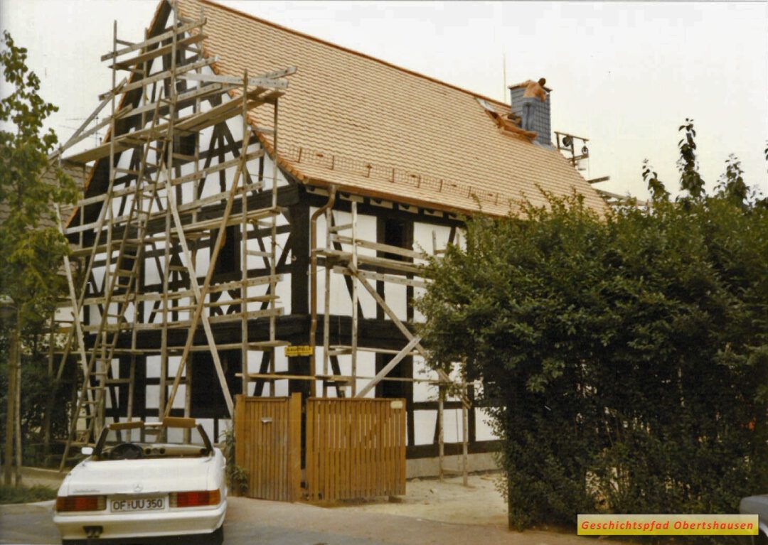 Das abbruchreife Haus entwickelt sich zum Schmuckstück, 1986