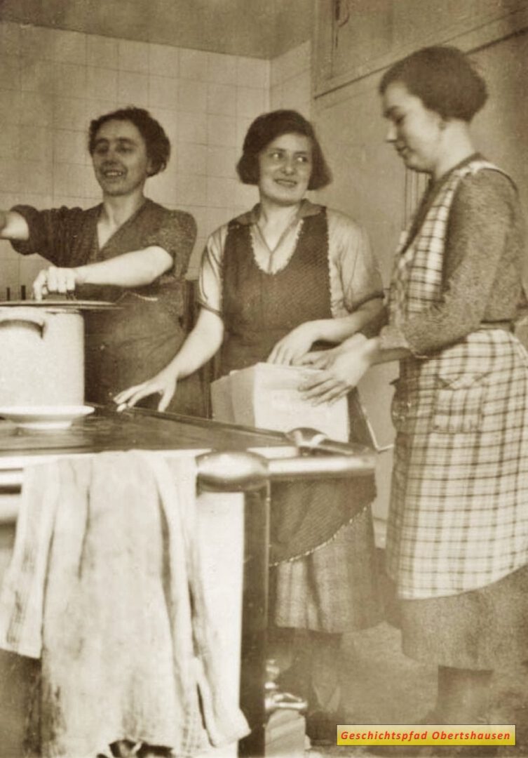 Damen in der Küche ca. 1930 Frau Zöller, Katharina Korb, Anna Becker