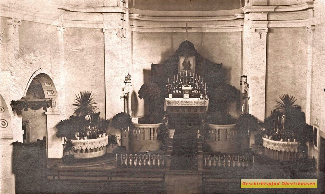 Herz-Jesu-Kirche Innen mit provisorischem Altaraufbau, 1912