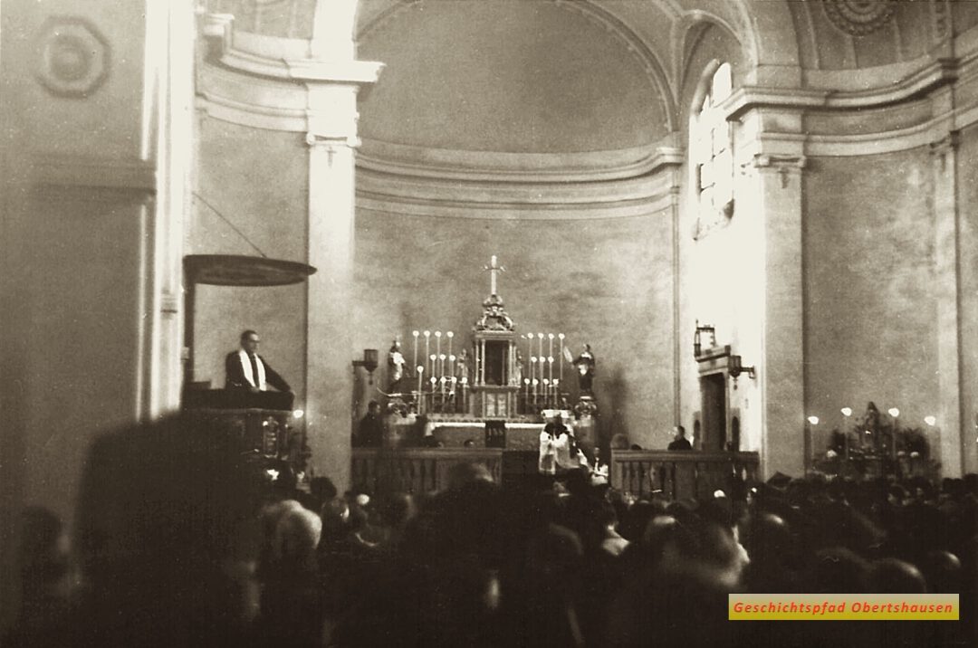 Herz-Jesu-Kirche innen mit Altar ab 1938