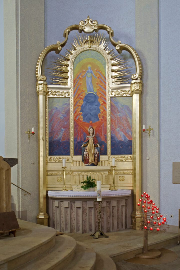 Marienaltar mit drei Bildern, Altarsegnung 2. April 2000