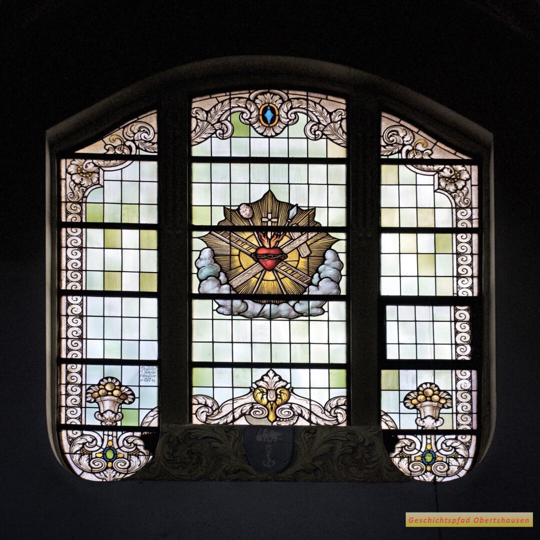 Kirchenfenster 1: Herz Jesu - gestiftet von Familie Christian Ott
