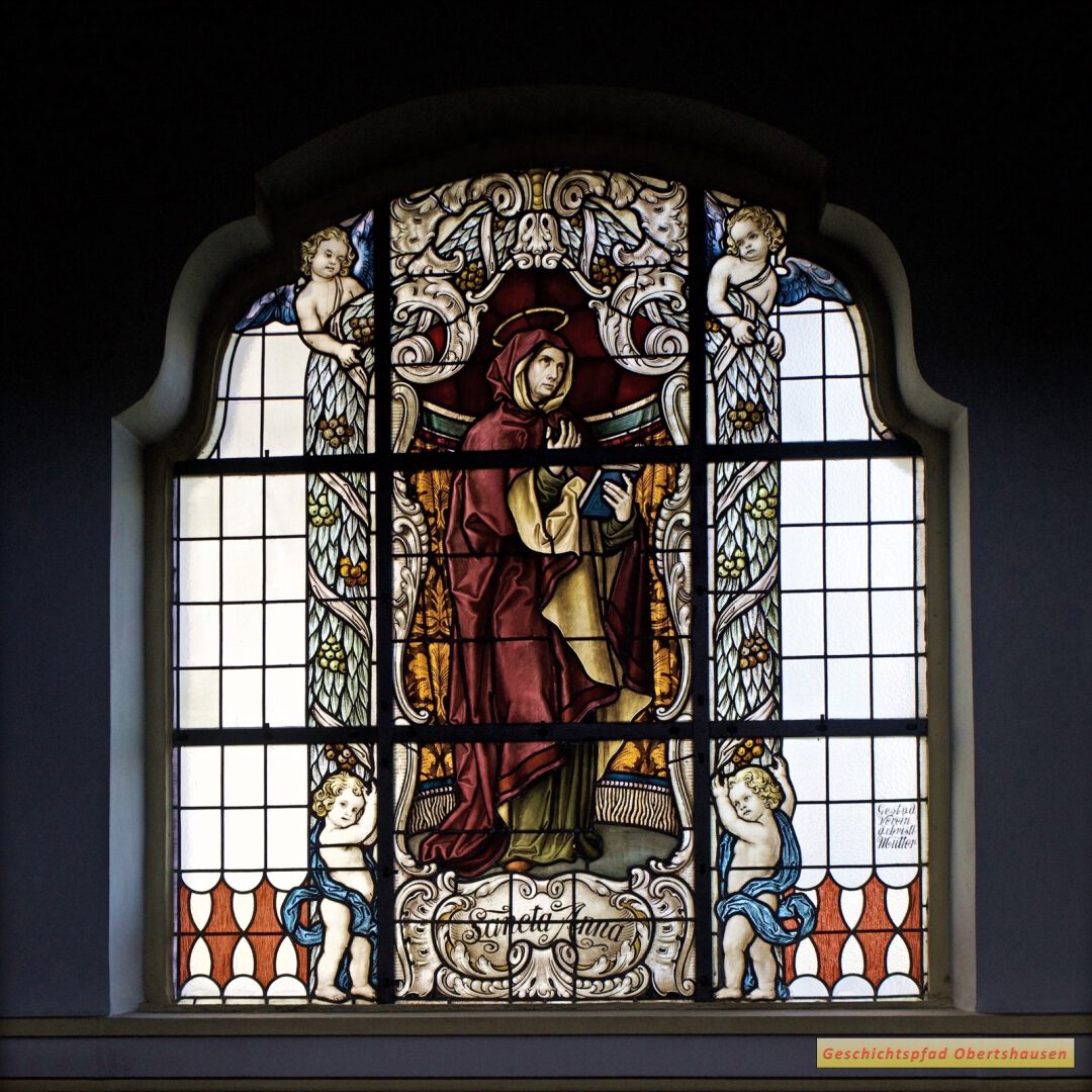 Kirchenfenster 8: St. Anna - gestiftet von dem Verein d. christl. Mütter