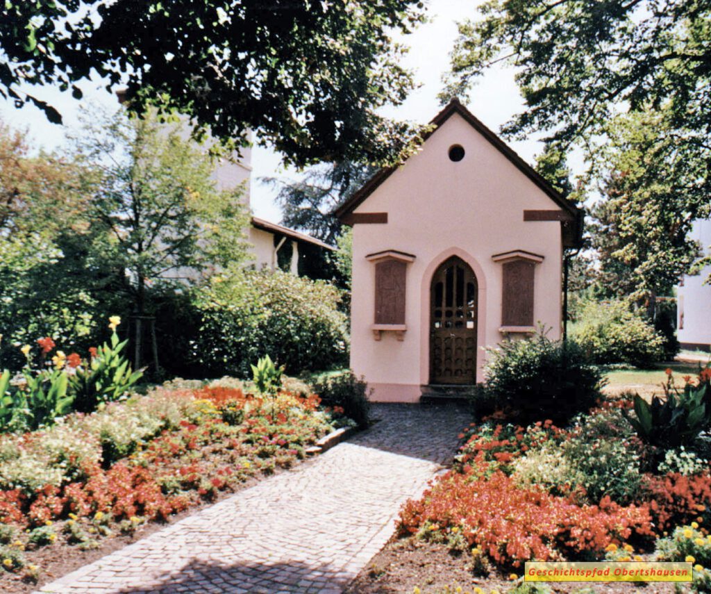 O16-10 Kapelle Rembrücker Weg im Sommer