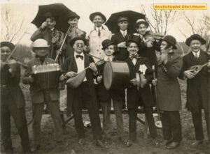 Mandolinenclub Obertshausen 1930 unter anderem Theodor Kämmerer, Martin Hofmann, Wilhelm Kuhn, Josef Rudolf, Heinrich Fischer